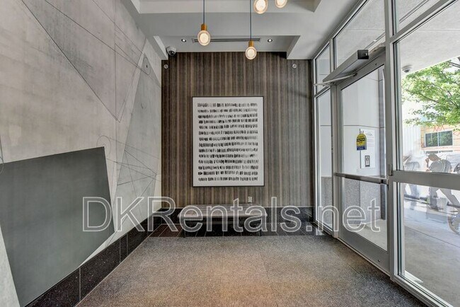 Building Photo - 44 Peachtree Pl NE