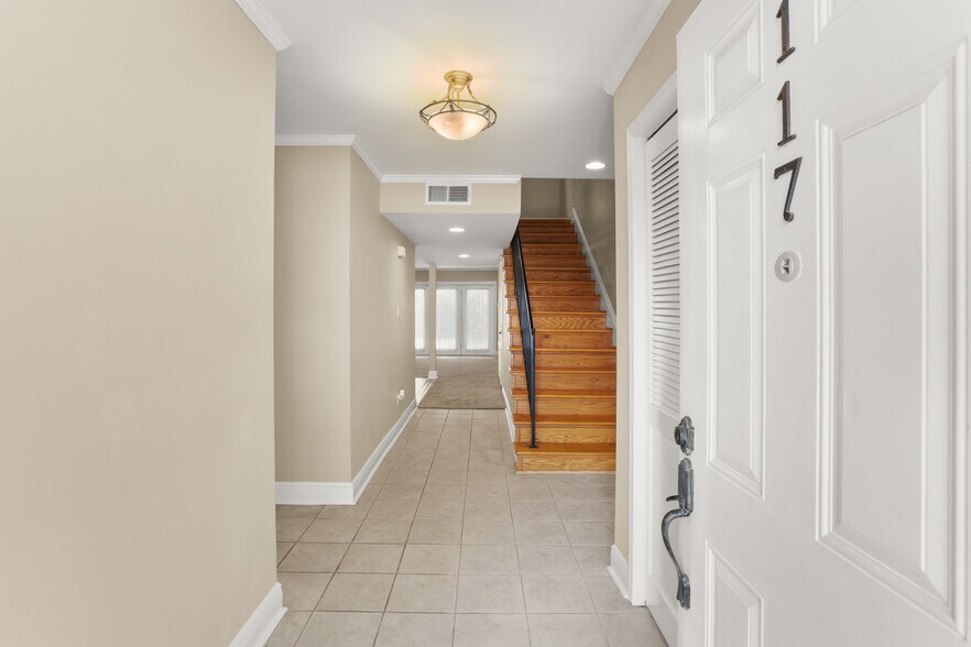 Entrance - 117 28th St