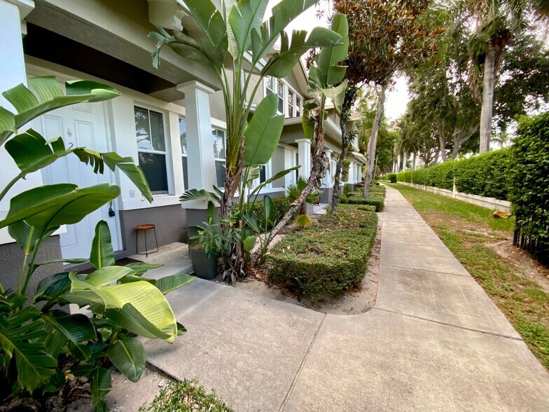Building Photo - 850 Millbrae Ct