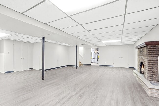 Building Photo - 1382 Montie Rd