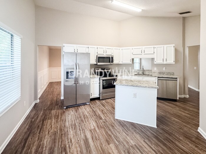 Building Photo - 3847 English Colony Dr N