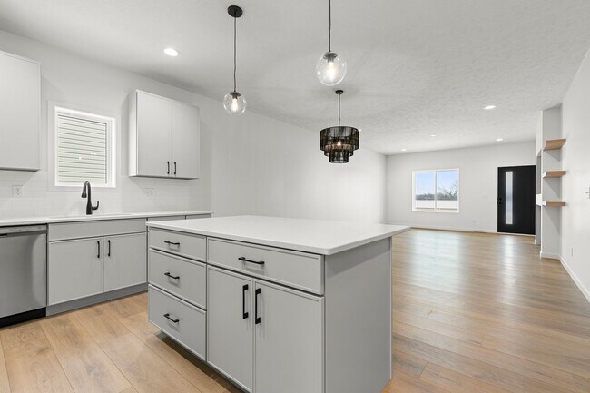 Building Photo - 1311 SW 36th St