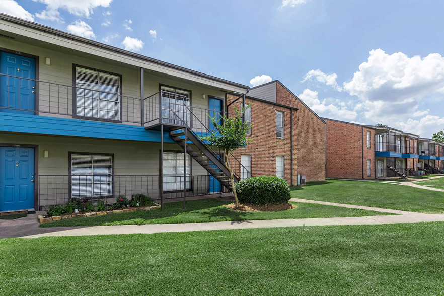 Primary Photo - Willow Bend Apartments