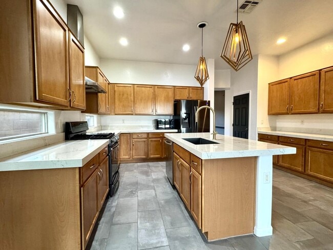 Building Photo - 13743 N High Mountain View Pl