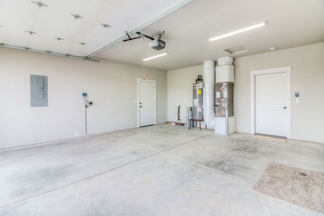 Building Photo - GorgeousBuilt Home in West Valley