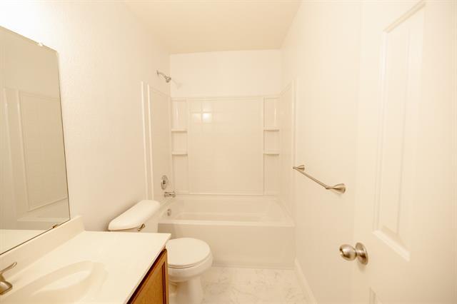 Building Photo - 1857 Shasta View Dr