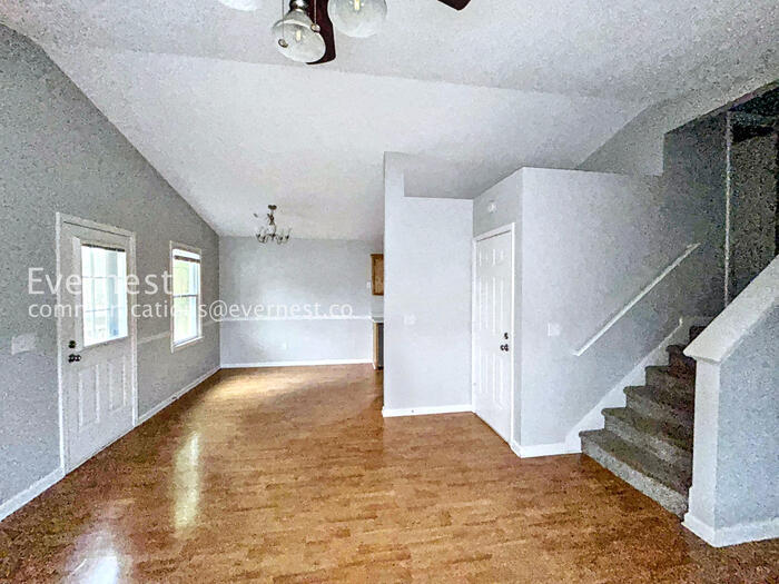 Building Photo - 33 Cathedral Heights