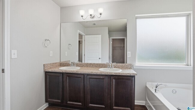 Building Photo - 3821 Kendall Brook Dr