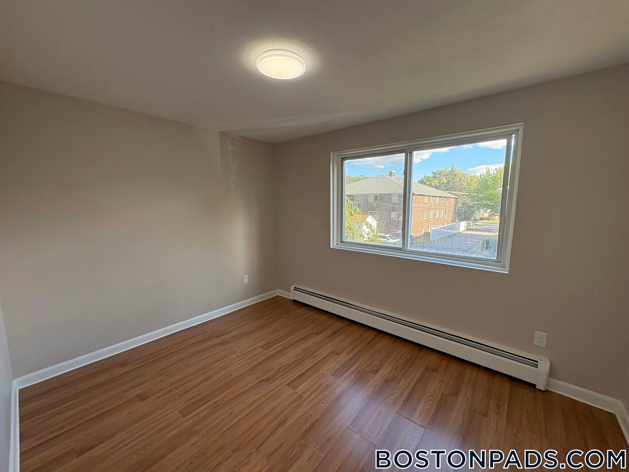 Building Photo - 140 Willard St