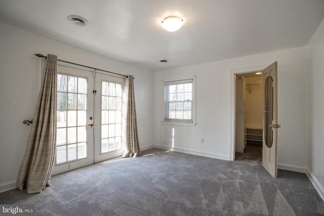 Building Photo - 7709 Ravine Dr