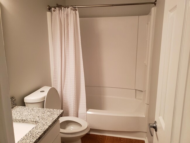 Building Photo - 3908 Briarhill Dr