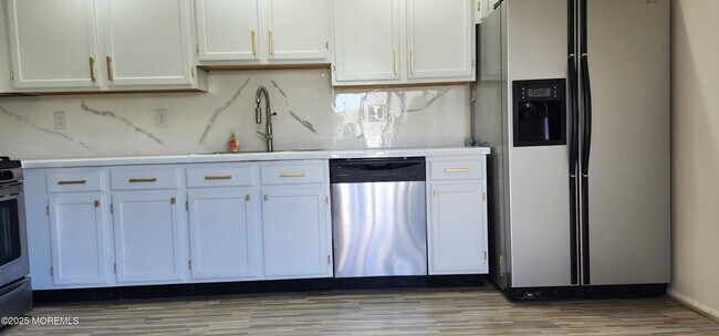 Building Photo - 1 Skylark Ct