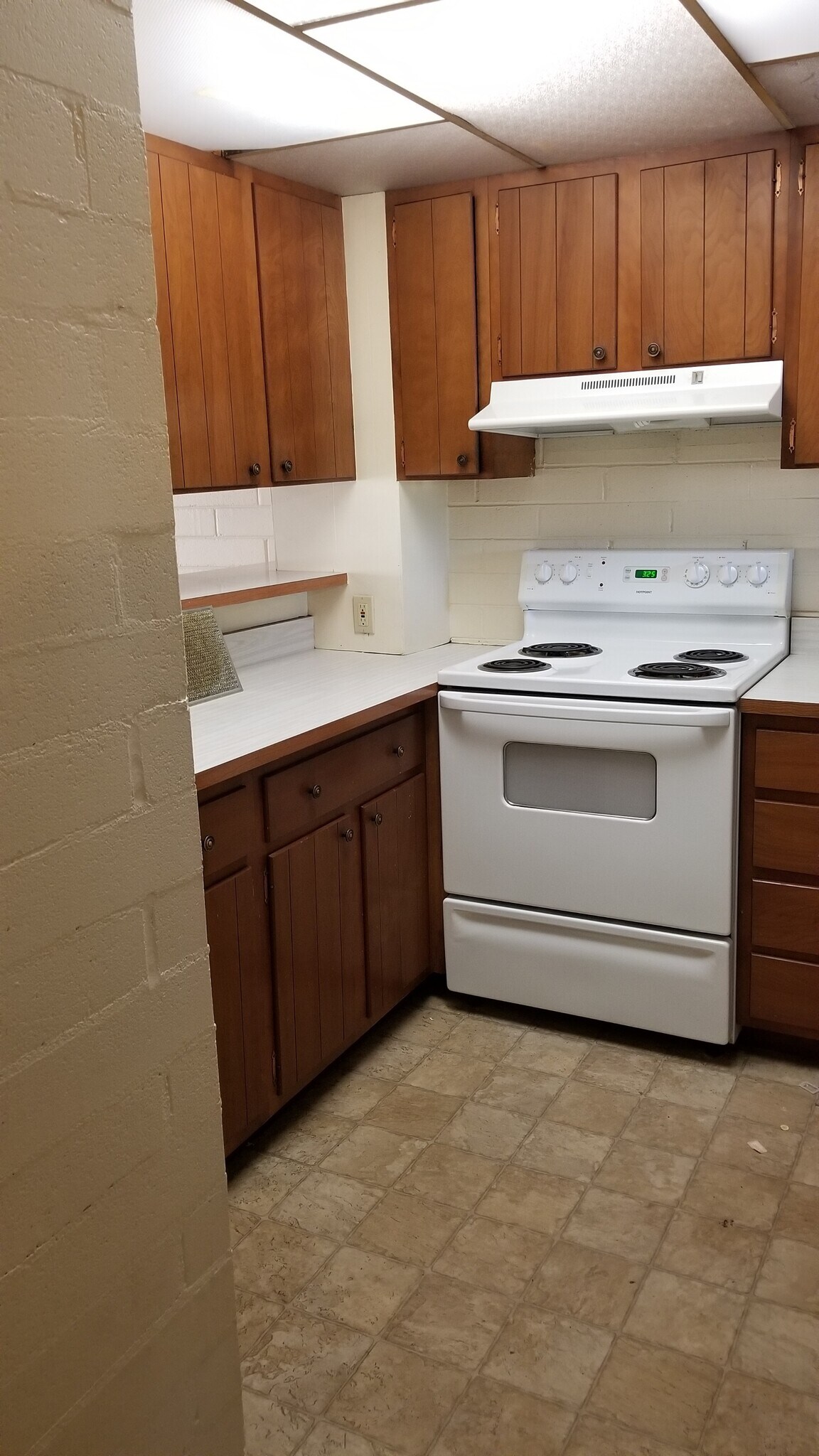 Building Photo - 2772 University Ave