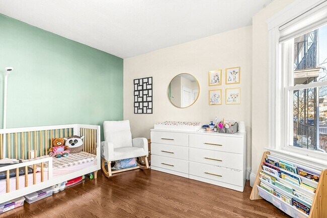 Building Photo - 32 Watts St