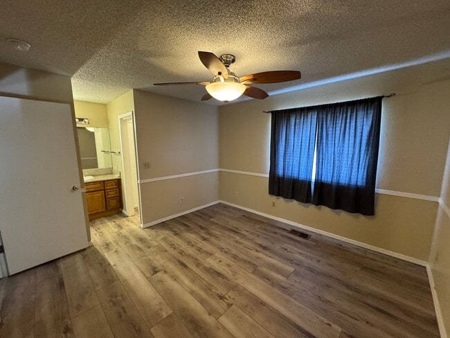 Building Photo - 2440 Melody Ln