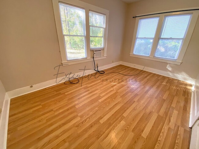 Building Photo - Modern Upgrades + Classic Charm – 2BR Dupl...