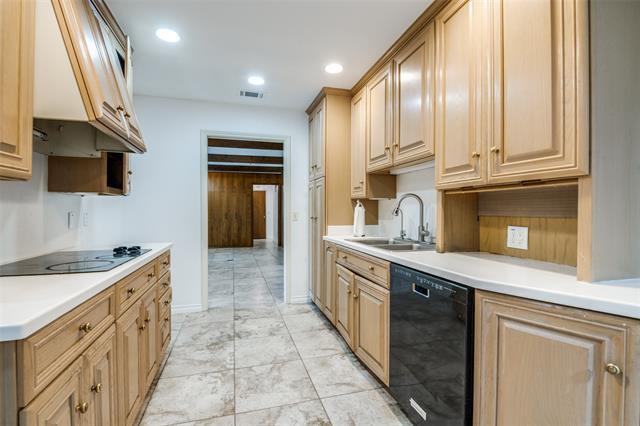 Building Photo - 1701 Midcrest Dr