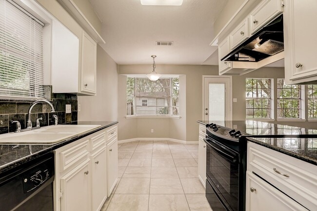 Building Photo - 6407 Crestside Dr