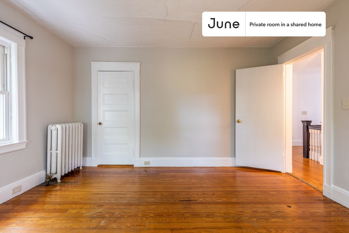 Building Photo - Room in Shared 9 bed/2 bath home in Brighton
