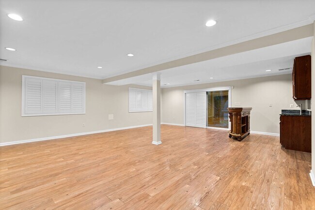 Building Photo - 4 Bed 3 Bath - Bethesda Single Family Home - Move In Ready