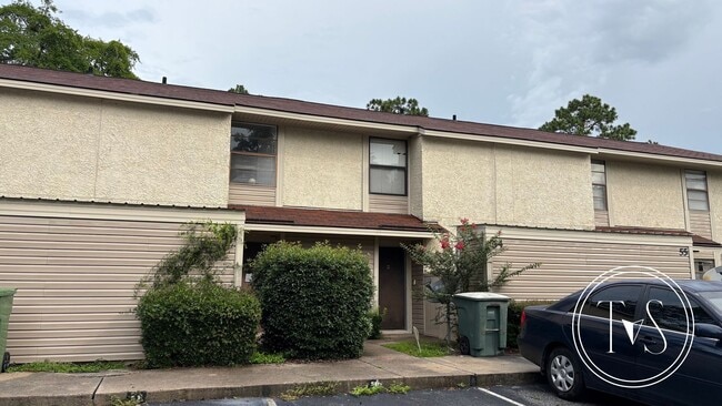 Primary Photo - 901 Olmstead Dr