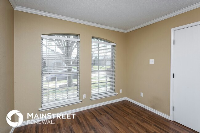 Building Photo - 532 Denise St