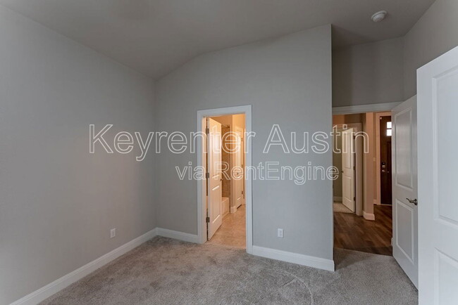Building Photo - 1017 Coulee Dr