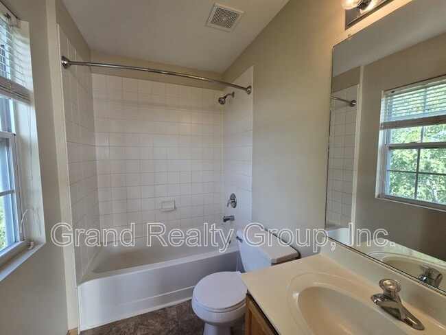 Building Photo - 1522 W Turtle Creek Ln