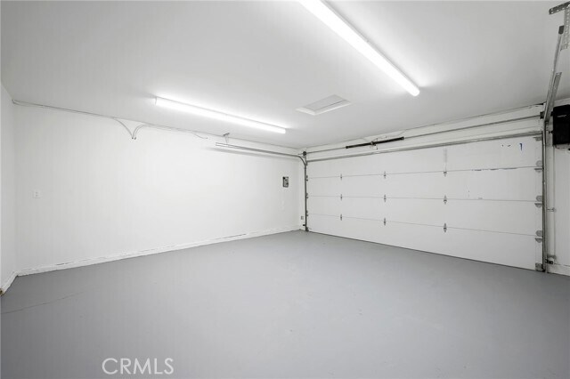 Building Photo - 16942 Kinzie St