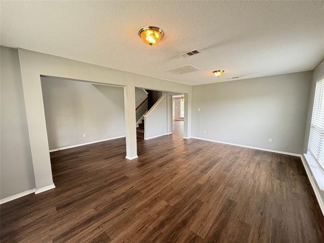 Building Photo - 8413 Sailors St