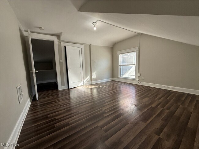 Building Photo - 1275 Donald Ave