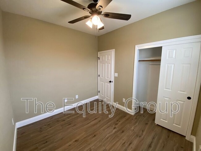 Building Photo - 1424 N Oliveto Ct