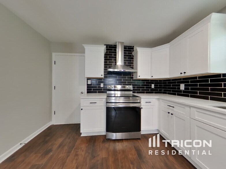 Building Photo - 3216 Plymouth Rock Dr