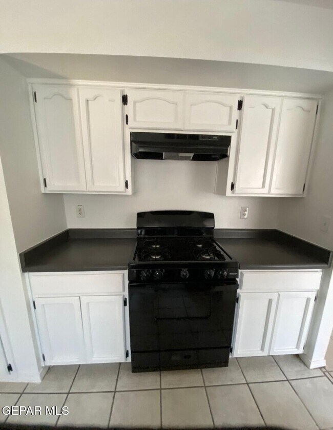 Building Photo - 12625 Tierra Tigre Ave