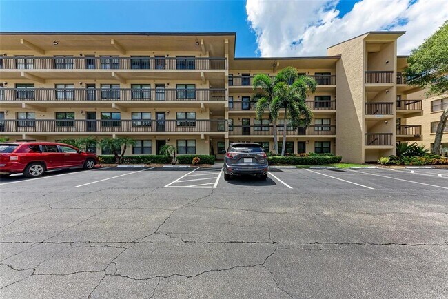 Building Photo - 515 30th Ave W