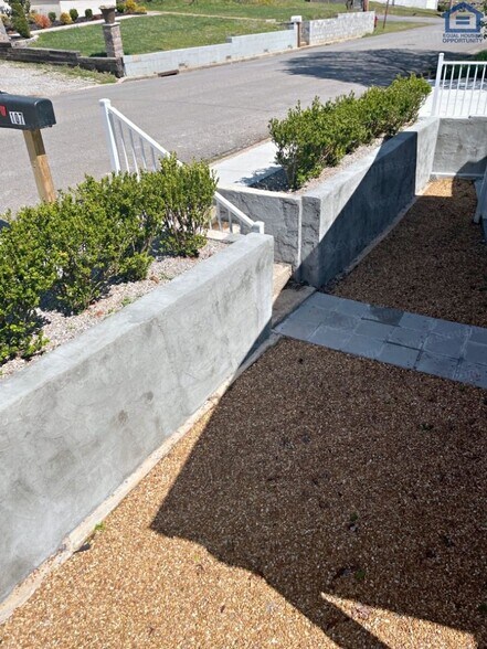 Building Photo - 107 Walker St