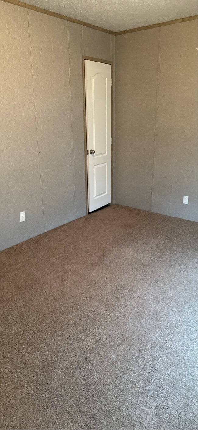 Building Photo - 129 W Spruce