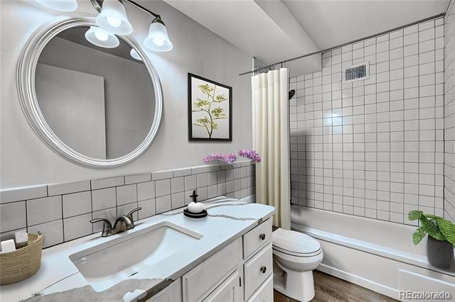 Building Photo - 610 S Alton Way