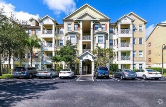 Building Photo - Beautiful 3 Bedroom 2 Bath Condo - Fully F...