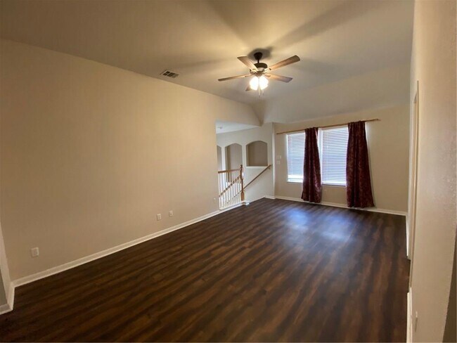 Building Photo - 8811 Glen Canyon Dr