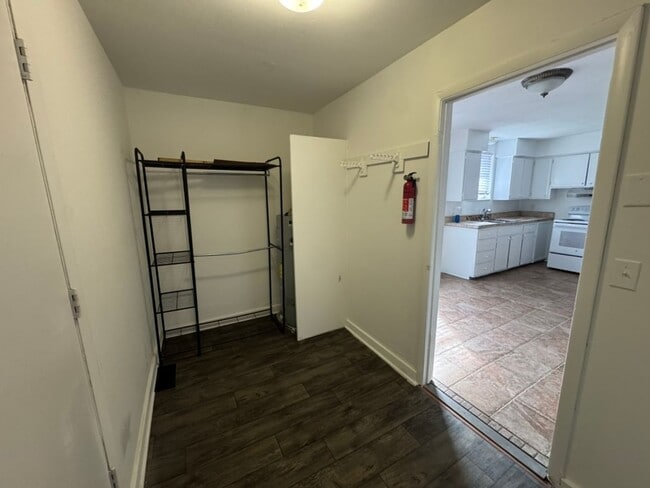 Building Photo - 3 Bedroom, 1 Bath House East Nashville!