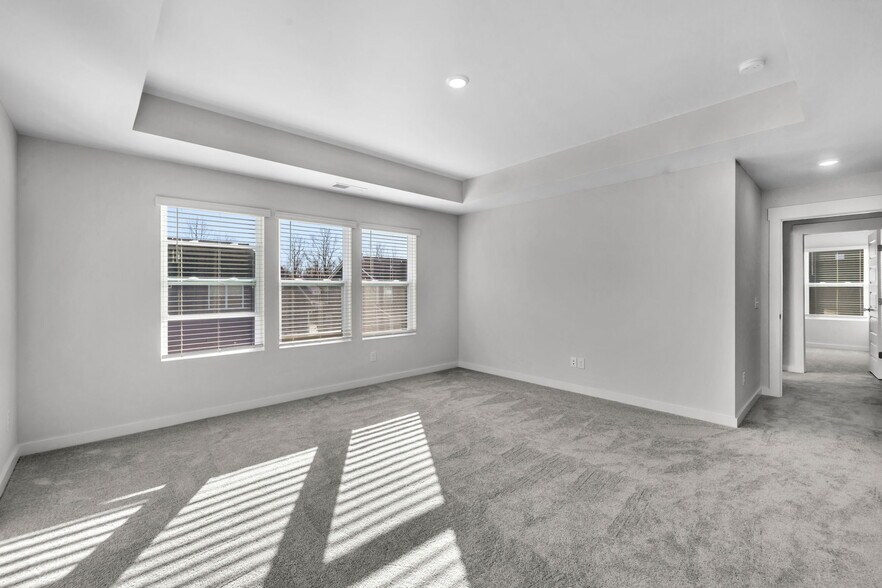 Building Photo - 361 Euclid Dr