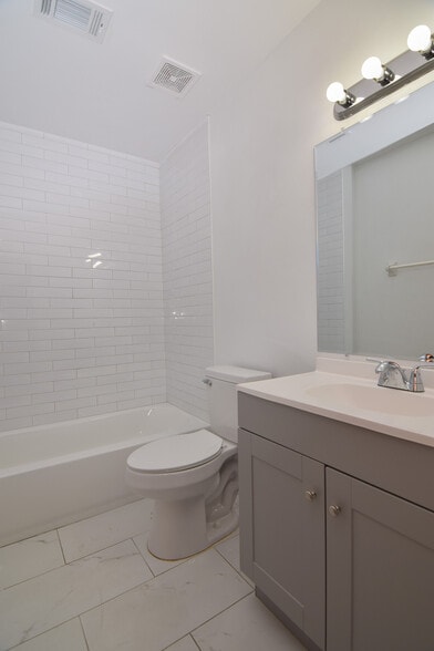 Building Photo - 103 Ashwood Ct