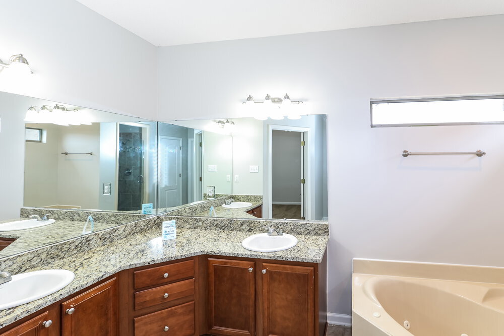 Building Photo - 60 Penny Ln