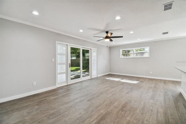 Building Photo - 535 W Palmeden Dr
