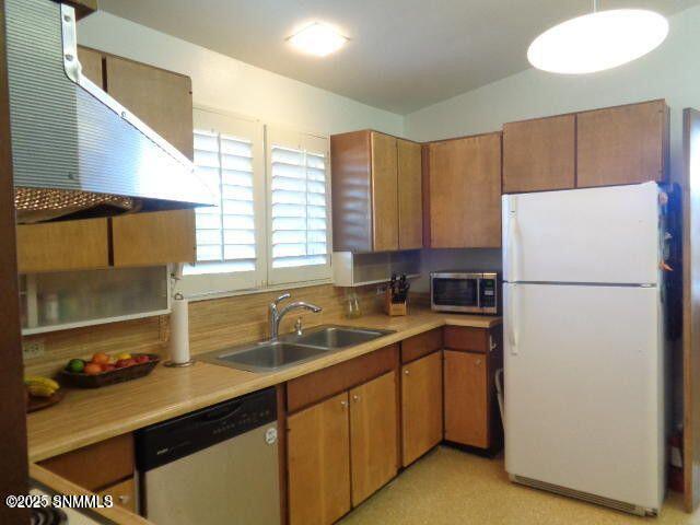 Building Photo - 2011 Turrentine Dr