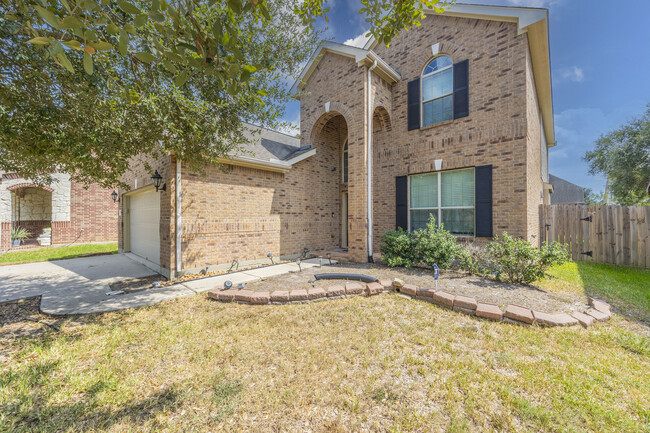 Building Photo - 4315 Countrypines Dr