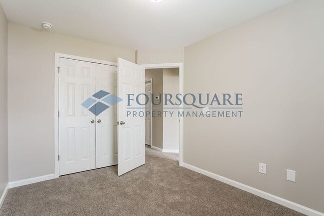 Building Photo - Townhome | Back Patio | Single -Car Garage...