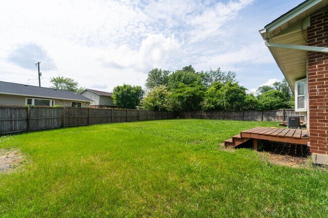 Building Photo - 5 BD 3 BA Oxon Hill, MD home is ideal for ...