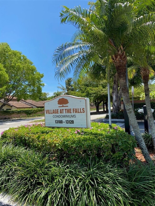 Building Photo - 13120 SW 92nd Ave